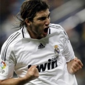 Real Madrid sai j&auml;rjekordse tagasil&ouml;&ouml;gi, kui taas sai vigastada nende r&uuml;ndaja. Seekord pidi m&auml;ngust kanderaamil lahkuma Gonzalo Higuain. Foto: Internet