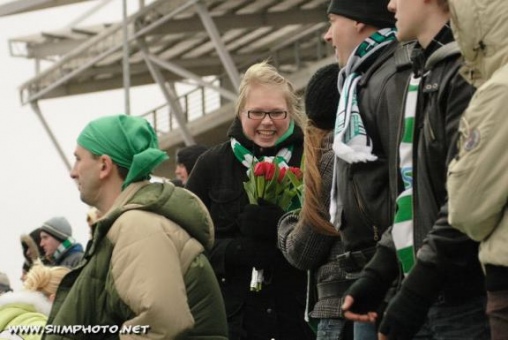 Otsa teevad lahti muidugi Flora f&auml;nnid. Foto: Siim Semiskar