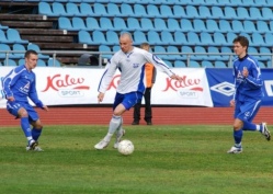 Artjom Dmitrijev pallimas kunagistel vanadel headel aegadel FC TVMK eest. Foto: Arhiiv