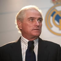 Ramon Calderon lausus oma viimased s&otilde;nad Reali presidendina pisarsilmil. Foto: Internet