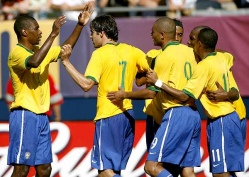 Kaka, Robinho ja teised staarid Eestisse
