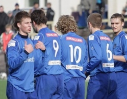 Kalev kaitseb end Narva keeristormi vastu