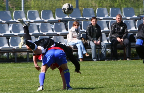 Warrior lendas Kivi&otilde;list &uuml;le. Foto: Catherine K&otilde;rtsmik
