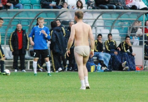 Publikut koguni nii palju, et k&otilde;ik ei mahtunud istekohtadele &auml;ra. Foto: M&auml;rt Vassiljev