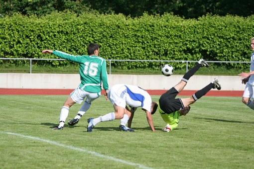 Esiliiga liider p&uuml;hkis j&auml;rjekordse vastase oma teelt. Foto: Mihkel Martinson