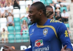 Sneijderi asemel võib Interiga liituda hiljuti Eestis käinud AS Roma brasiillane Julio Baptista. Foto: Timo Kikas