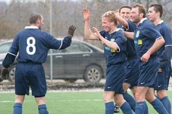 Lootus astus Levadia duubli kandadele
