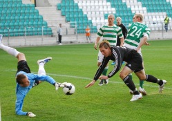 Tarmo Neemelol oli tegus päev: lõi värava ning sai vigastada. Foto: Hendrik Osula (arhiiv)
