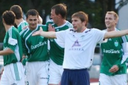 Sillamäelane võib ju käsi laiutada - Levadia peab tiitlivõiduks vaid kaks korda alistama Tartu Tammeka. Foto: Märt Vassiljev
