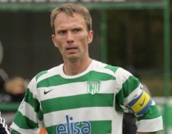 Flora legend asub meeskonna tüüri juurde. Foto: Siim Semiskar/ERR Sport