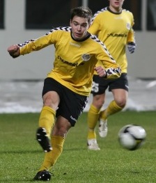 Juri Jevdokimov vahetab Tuleviku särgi Kalju oma vastu. Foto: Hendrik Osula
