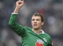 Üleminekujutud Dzeko ümber jätkuvad.