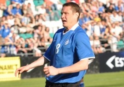 Andres Oper alustab üksi ründeliinis. Foto: Märt Vassiljev