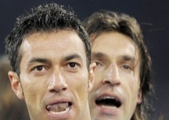 Andrea Pirlo (paremal) on koondises "vanade teenete eest", Fabio Quagliarella on uus veri. Foto: santagatando.wordpress.com