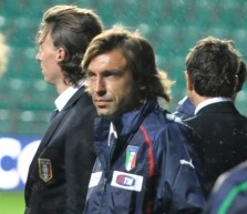 Itaalia mängujuht Andrea Pirlo Lilleküla staadioniga esmatutvust tegemas. Foto: Märt Vassiljev