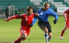 Taavi Rähn võitluses Ronny Bücheliga. Foto: Hendrik Osula