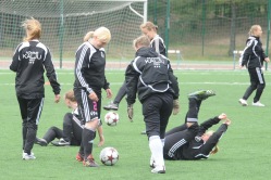 Kalju naisjalgpallur läheb Milani testimisele