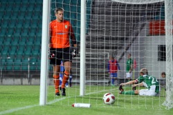 Flora postide vahel seisis Aiko Orgla. Foto: Catherine Kõrtsmik