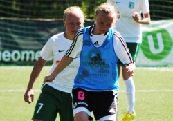 Kalju naised (sinises) lähevad mängule autsaideritena. Foto: Gertrud Alatare (arhiiv)