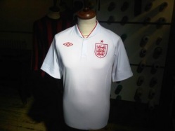 Inglismaa koondise kodusärk. Foto: Joey Bartoni Twitter