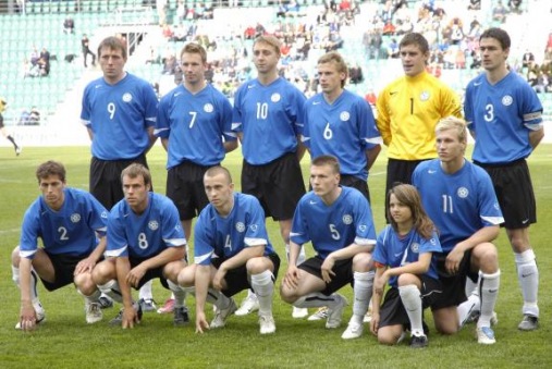 Oh aegu ammuseid. Koondisesärgis Neemelo leidmine paneb Soccerneti pildipanga tõsiselt proovile. Foto: Timo Kikas