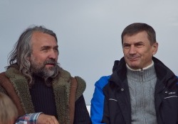 Aivar Pohlak ja peaminister Andrus Ansip Eesti - Leedu mängul muljetamas.Foto: Hendrik Osula