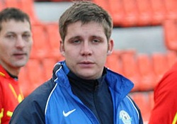 Väljakul võib näha ka Tammeka peatreenerit Kristjan Tiirikut. Foto: Rein Murakas.