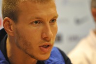 Klavan jäi avavoorus pingile