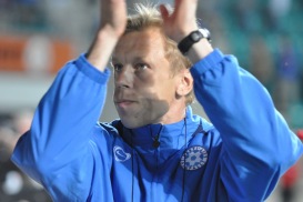 Mart Poom tervitab koondislaste naasmist koduliigasse. Foto: Märt Vassiljev