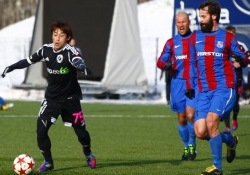 Kahe värava autor Hidetoshi Wakui (vasakul). Foto: Gertrud Alatare