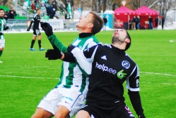 Sarnaselt meistriliigale võtavad ka Esiliiga B-s mõõtu Flora ja Kalju. Foto: Gertrud Alatare