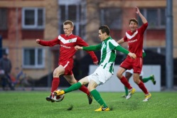 Albert Prosa hetk enne väravat Transi kaitsjat kohvile saatmas. Foto: Sergei Stepanov