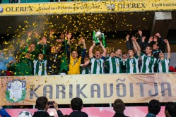 Flora tähistas veel hiljaaegu karikavõitu. Foto: Gertrud Alatare