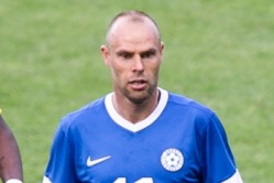 Eesti koondise poolkaitsja Joel Lindpere lõi läinud öösel omavärava. Foto: Soccernet.ee (arhiiv)