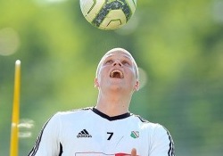 Henrik Ojamaa töötamas peamängu parandamise kallal. Foto: legia.com