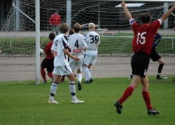 Sees! Kitto tähistab väravat Tartu Tammeka vastu. Aastanumbriks on 2006. Foto: Soccernet.ee arhiiv