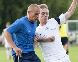 Tamme staadionil näeb kõva võitlust. Foto: Sergei Stepanov