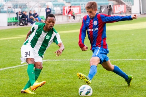 Lamin Suma oma debüütmängus. Zakaria Beglarišvili peab ootama uue hooajani. Foto: Gertrud Alatare
