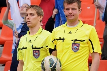 Belov kirus kohtunikku, Dmitrijev tänas õnne
