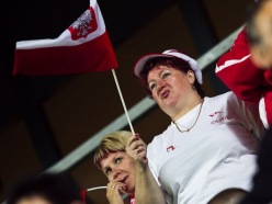 Põrunud Poola andis treenerile kinga