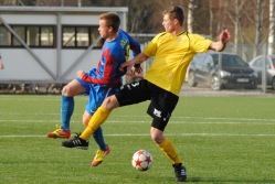 Pärnu (kollases) sai suure võidu ja lükkas Kalju tiitlipeo edasi. Foto: Gertrud Alatare (arhiiv)