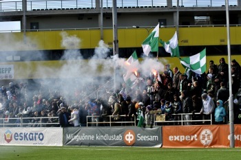 Lillekülla kerkib suur tribüünihoone