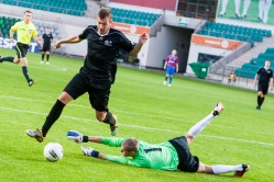 Munskind Väikeste karikavõistluste finaalis väravat ohustamas. Foto: Gertrud Alatare