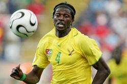 Adebayor viis Spursi kindla võiduni