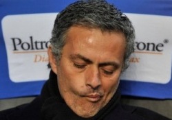 Ametlik: Mourinho sai kinga!  (Hiddink asemele?) 