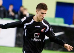 Svjatoslav Jakovlev on eelmisel suvel Eestisse naasmise järel esindamas juba oma neljandat klubi - enne Jõhvit kandis mees ka FC Levadia ja FC Infoneti särke. Foto: Gertrud Alatare