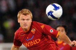 Riise liitub Roberto Carlose ja Maloudaga