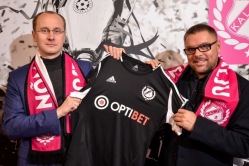 Optibeti juhatuse liige Madis Herkül ja Kalju president Kuno Tehva. Foto: kaljufc.ee