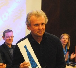 Leo Ira autasu vastu võtmas. Foto: jalgpall.ee