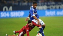 Schalke hoiab survet